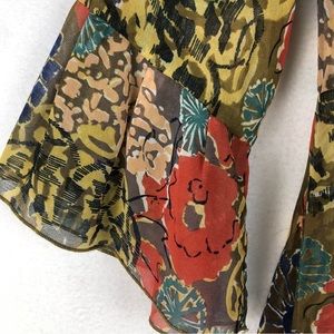 CAbi Shakespeare tie front tunic blouse. Size Small.